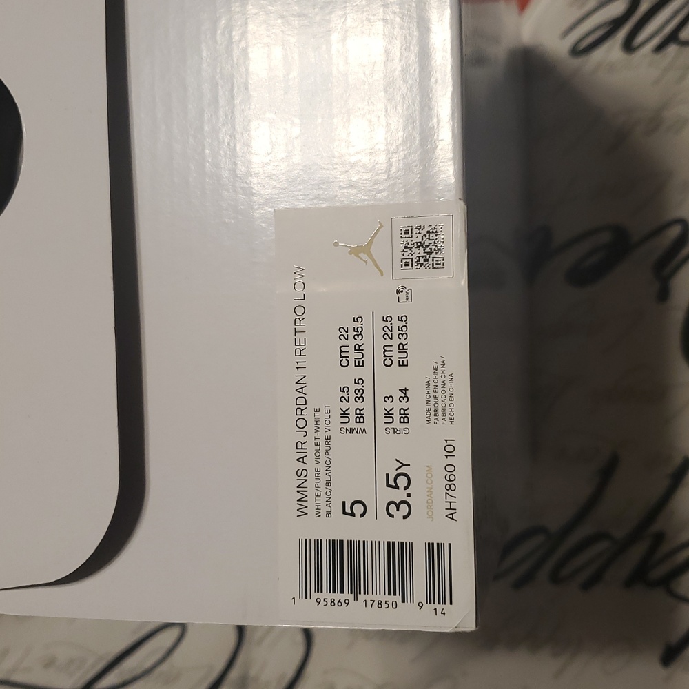 Women's Air Jordan 11 Retro Low